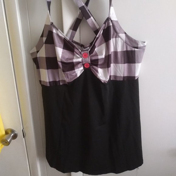 Cute rock a Billy top. - Picture 2 of 2